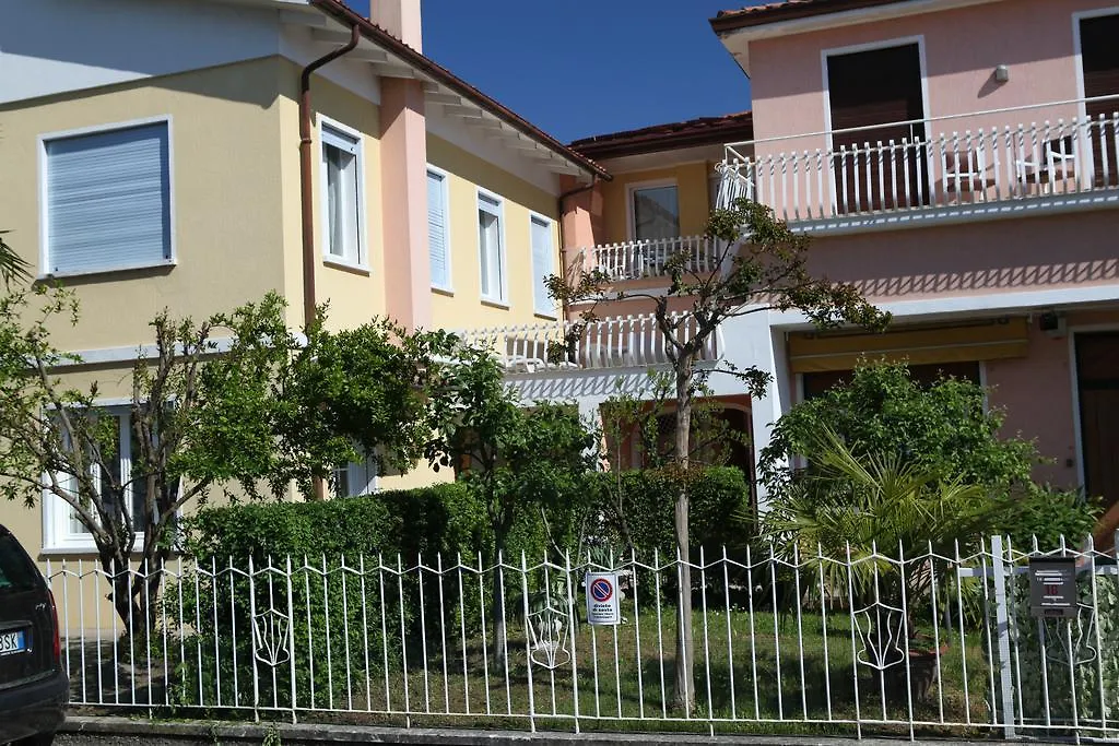 Апартаменты Отель Casa Di Felicita Абано-Терме
