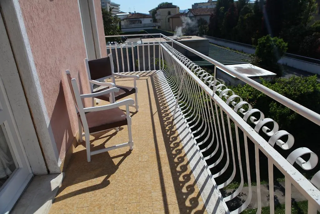 Апартаменты Отель Casa Di Felicita Абано-Терме