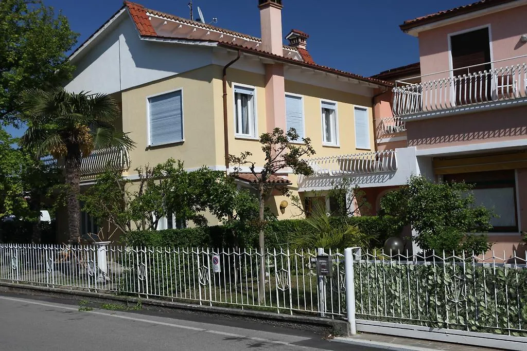 Отель Casa Di Felicita Абано-Терме